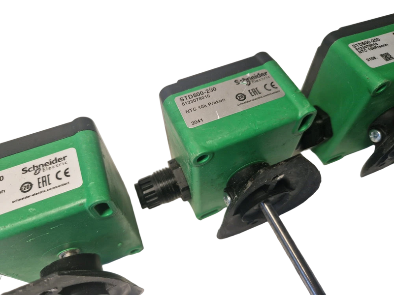 1x Schneider Electric STD500-250 STD Series temperature sensor