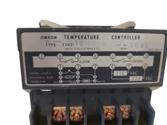 Omron E5H2-3081A Temperature Controller