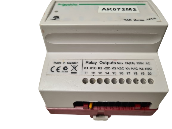 Schneider TAC Xenta 421A 0-073-0245-0 Universal Inputs & Relay Output Module