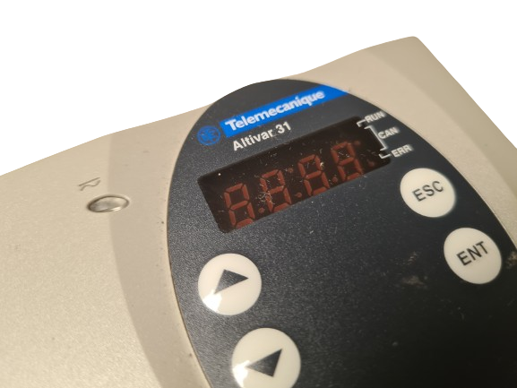 Schneider Electric Telemecanique Altivar 31 ATV31HU15N4 Variable speed Drive 1.5kW 500V