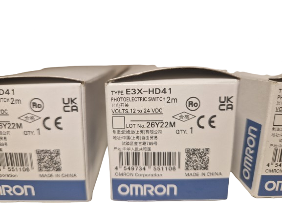 1x Omron E3X-HD41 2M Sensor optical fiber amplifier; PNP; IP50; Connection: lead 2m