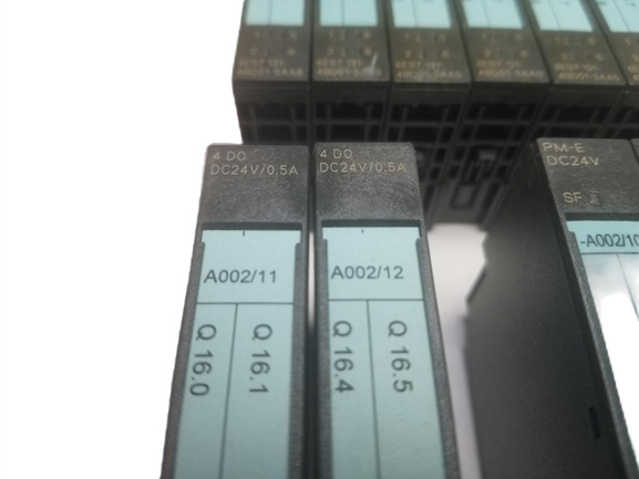 Siemens Simatic S7 6ES7132-4BD02-0AA0/ 6ES7131-4BD01-0AA0/ 6ES7 138-4CA01-0AA0 Modules