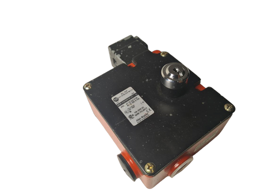 Allen-Bradley 802F-TA6SM11K-S7 Key Interlock Switch