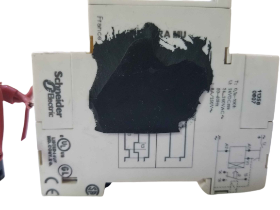 Schneider Electric RE7TL11BU ,RE11RAMU Timing Relay Telemecanique