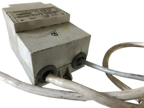 Safety Isolating transformer 230VAC  TYPE LF 42=2.5