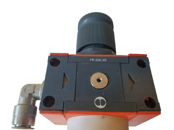 Metal Work Pneumatic FR200-20 0-170 Psi Pressure Regulator