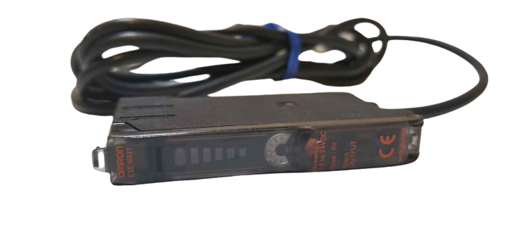 Omron E3X-NA41 AC/DC Fibre-optic Sensor with PNP configuration