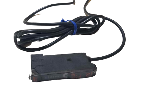 Omron E3X-NA41 AC/DC Fibre-Optic Sensor With PNP Configuration