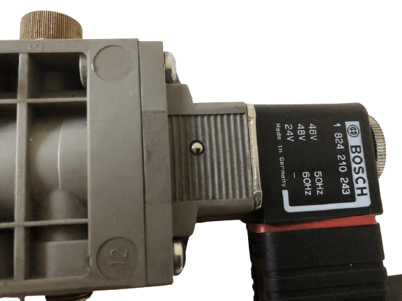 BOSCH REXROTH pneumatic valve No. 0820023602 + 2x coils 1824210243 - A1 Customer
