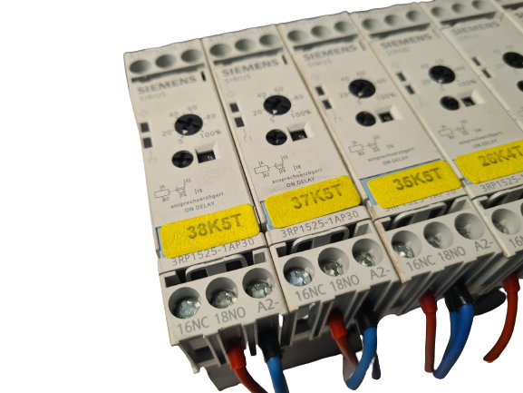 Siemens 3RP1525-1AP30 Sirius Time Relay Multifunctional 300v