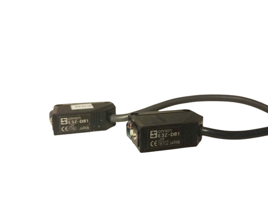 Omron E3Z-D81 Compact Photoelectric Sensor With Built-In Amplifier 12-24 VDC